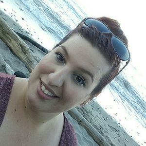 Meet your Posher, Leah